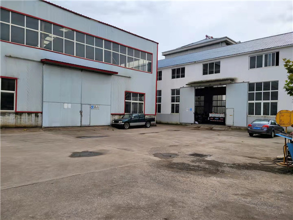 廠(chang)房一角(jiao)